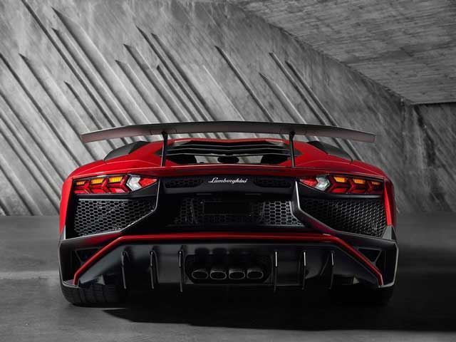 Угадайте, что же случилось с Lamborghini Aventador SV